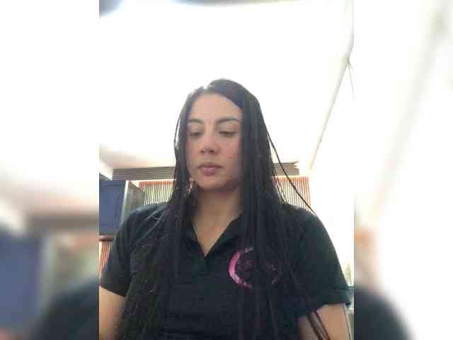 NatyArango webcam