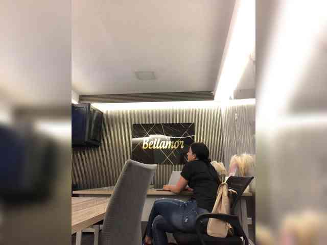 NatyArango webcam