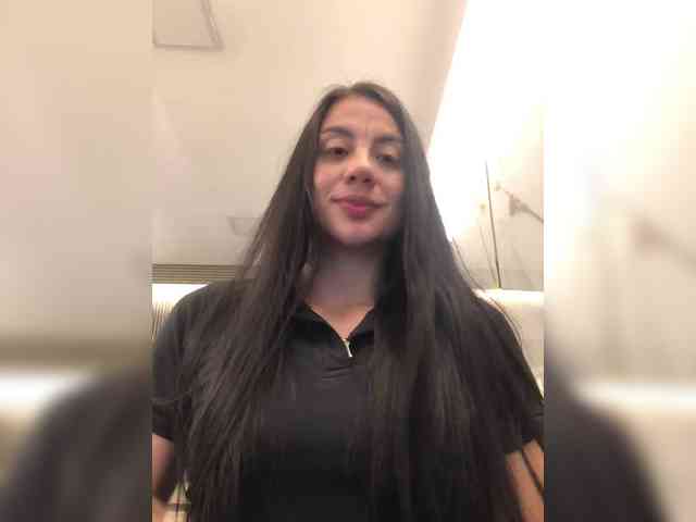 NatyArango webcam