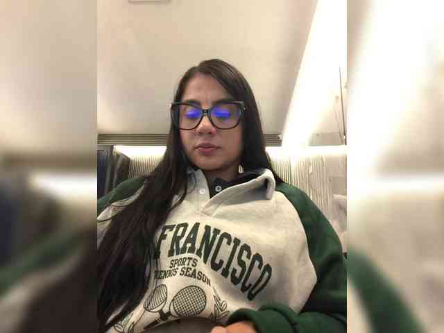 NatyArango webcam