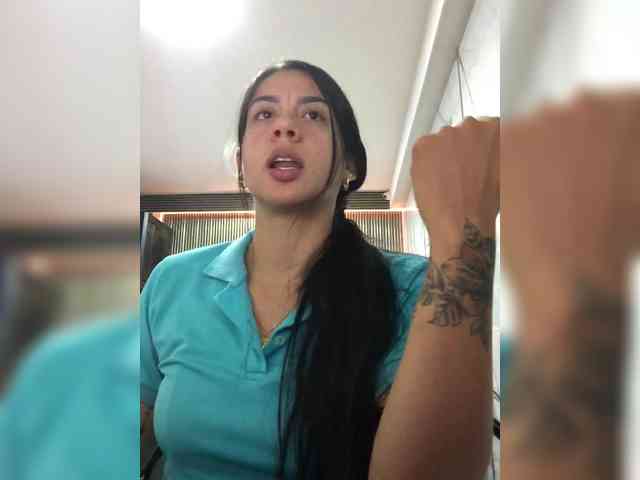 NatyArango webcam
