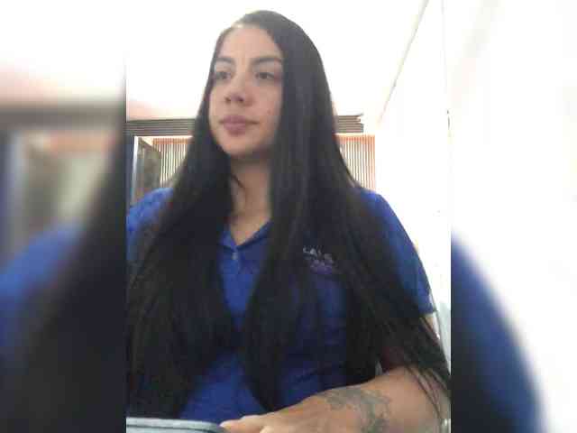 NatyArango webcam