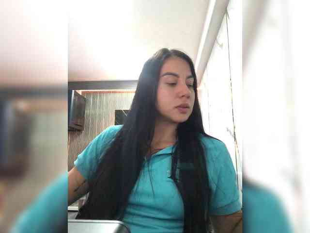 NatyArango webcam
