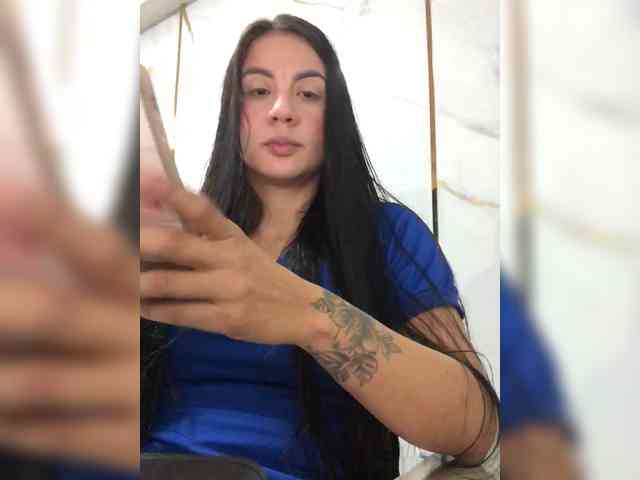 NatyArango webcam