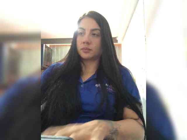 NatyArango webcam