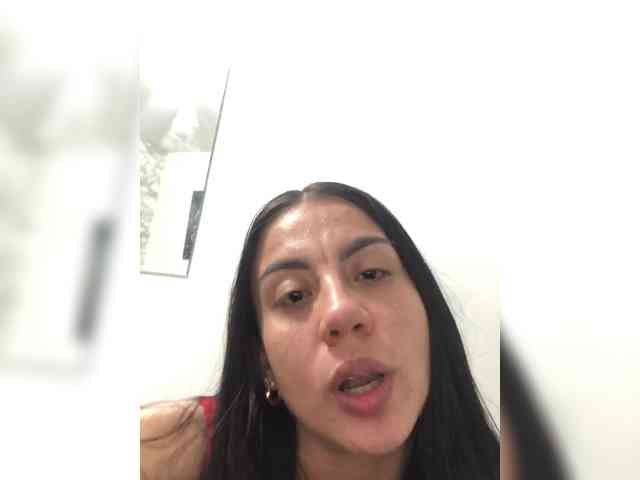 NatyArango webcam