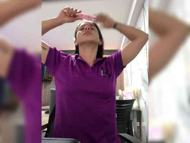 NatyArango webcam