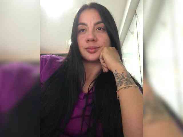 NatyArango webcam