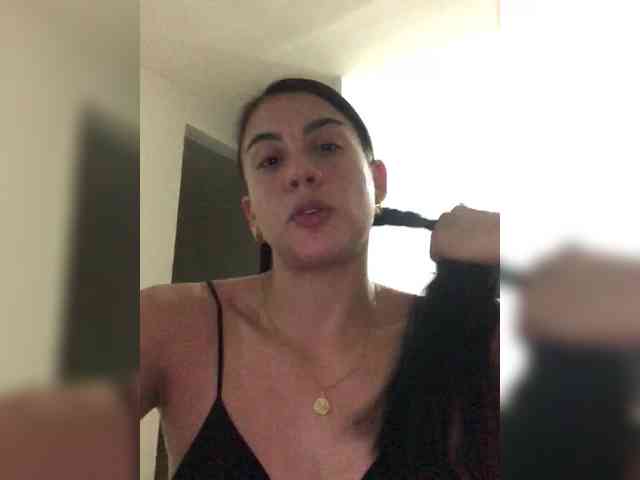 NatyArango webcam