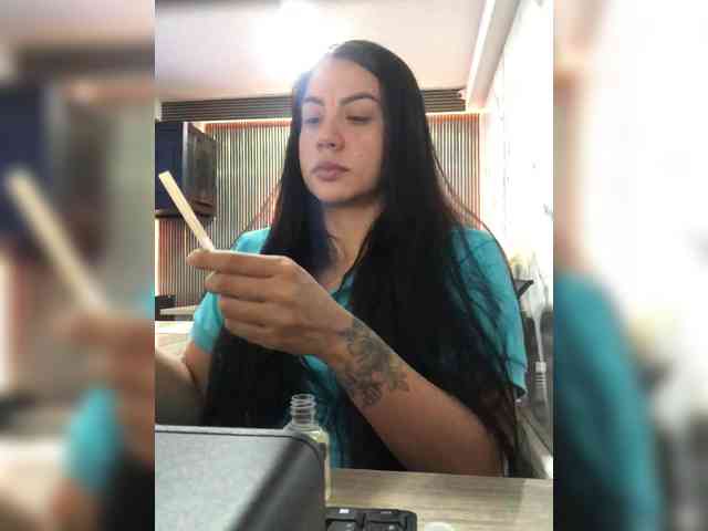 NatyArango webcam