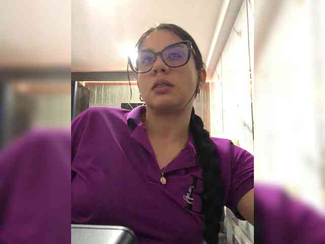 NatyArango webcam