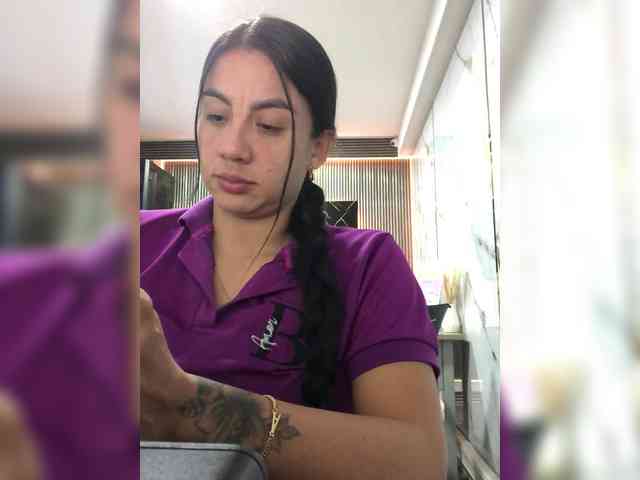 NatyArango webcam