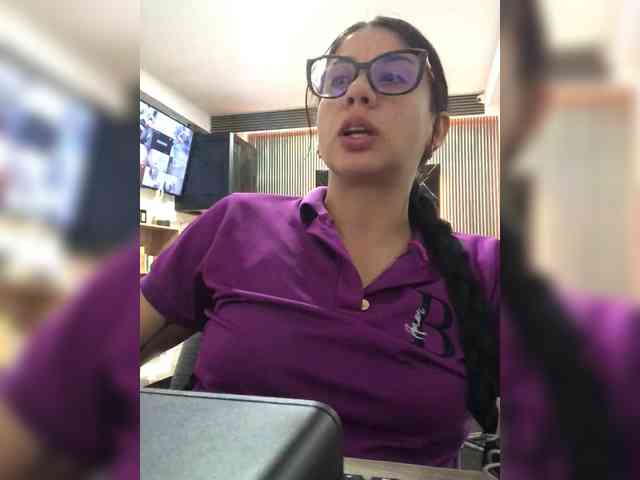 NatyArango webcam