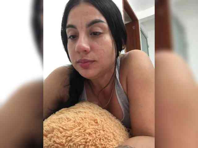 NatyArango webcam