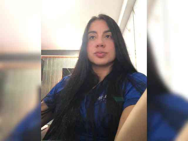 NatyArango webcam