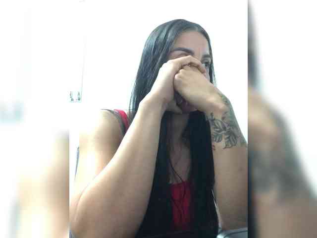 NatyArango webcam