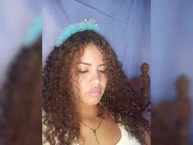 nude live chatroom FANNIE22