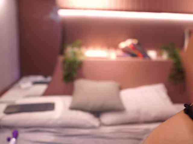LisaRoux webcam