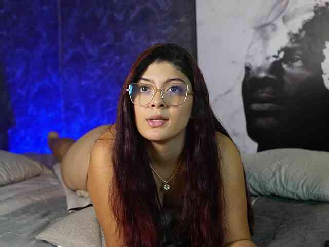LisaRoux webcam
