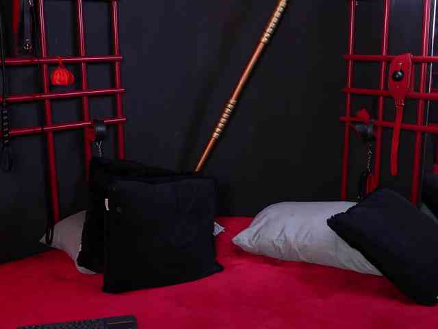 LisaRoux webcam