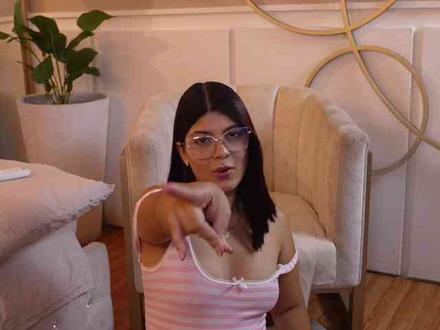 LisaRoux webcam