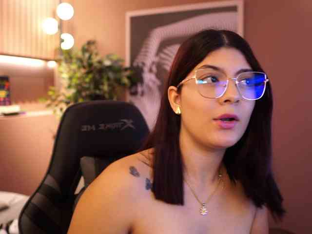 LisaRoux webcam