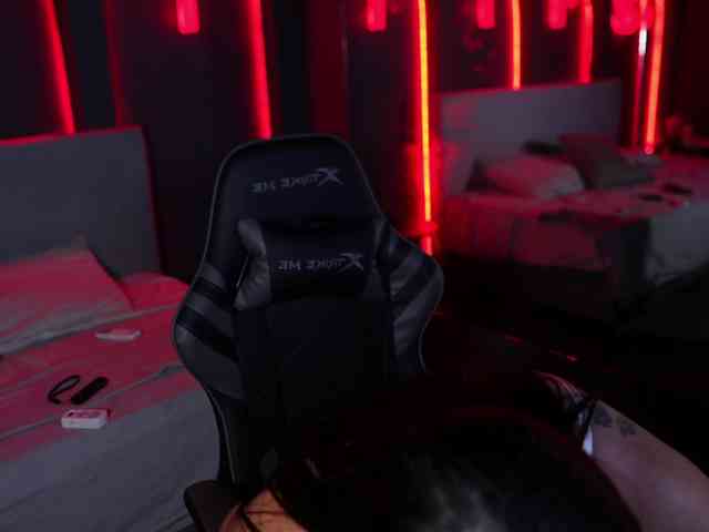 LisaRoux webcam