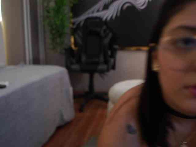 LisaRoux webcam