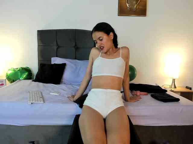 CrisyReinolds1 webcam