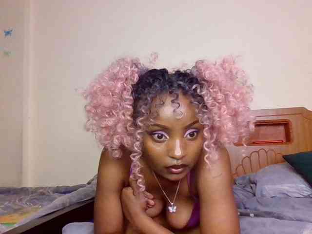 Caramelxoxo webcam