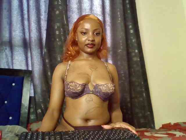 Caramelxoxo webcam