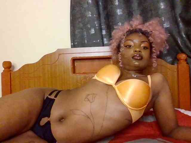Caramelxoxo webcam
