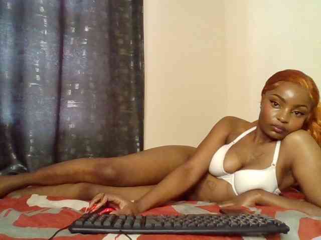 Caramelxoxo webcam