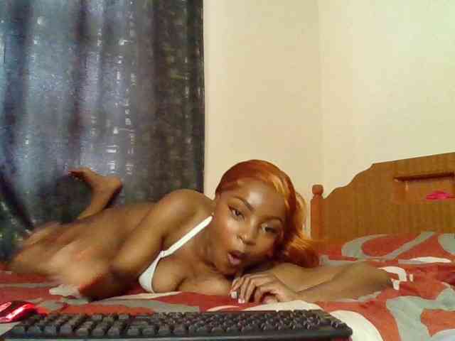 Caramelxoxo webcam