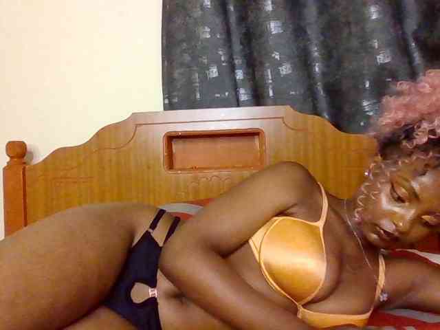 Caramelxoxo webcam