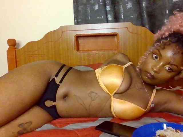 Caramelxoxo webcam