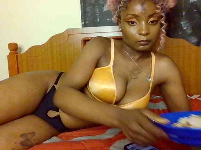 Caramelxoxo webcam