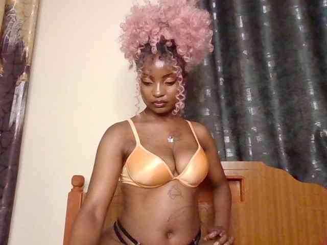 Caramelxoxo webcam