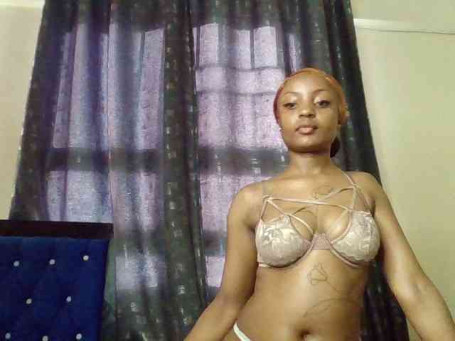 Caramelxoxo webcam
