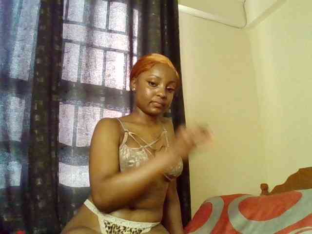 Caramelxoxo webcam