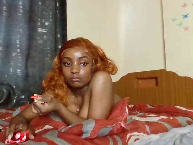 Caramelxoxo webcam