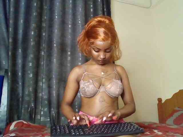 Caramelxoxo webcam