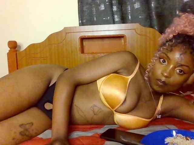 Caramelxoxo webcam