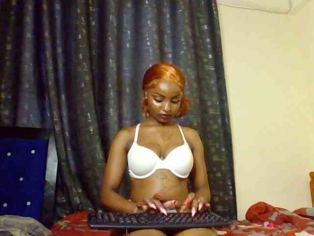 Caramelxoxo webcam