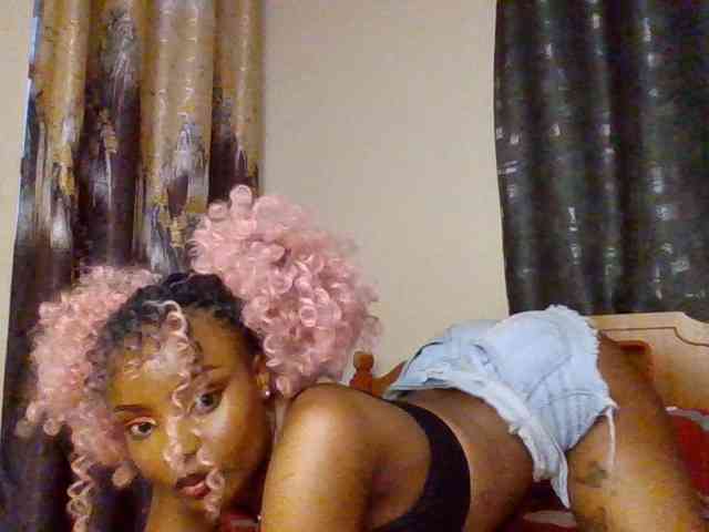 Caramelxoxo webcam