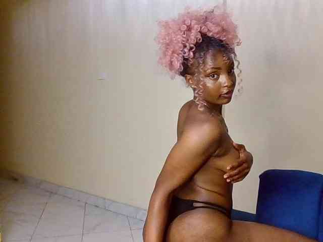 Caramelxoxo webcam
