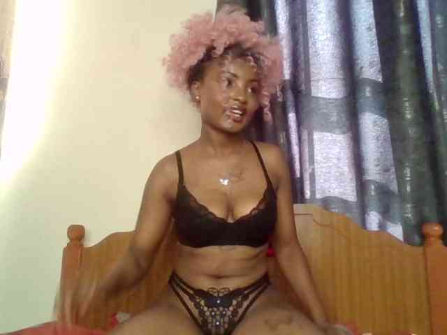 Caramelxoxo webcam