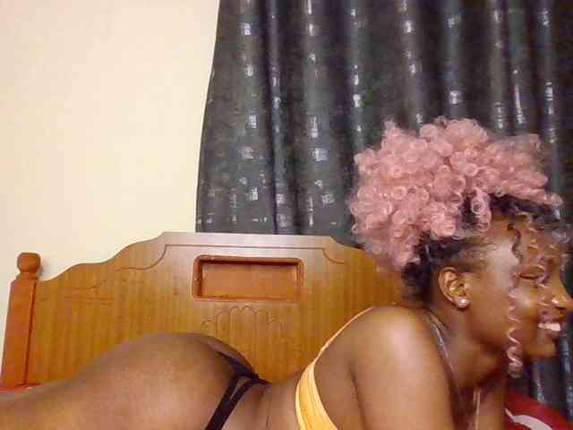 Caramelxoxo webcam