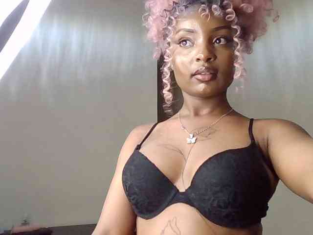 Caramelxoxo webcam