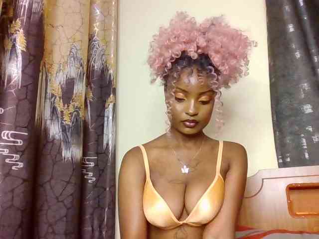 Caramelxoxo webcam